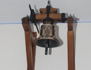 Instalace zvonu v kapli sv. Vintíře